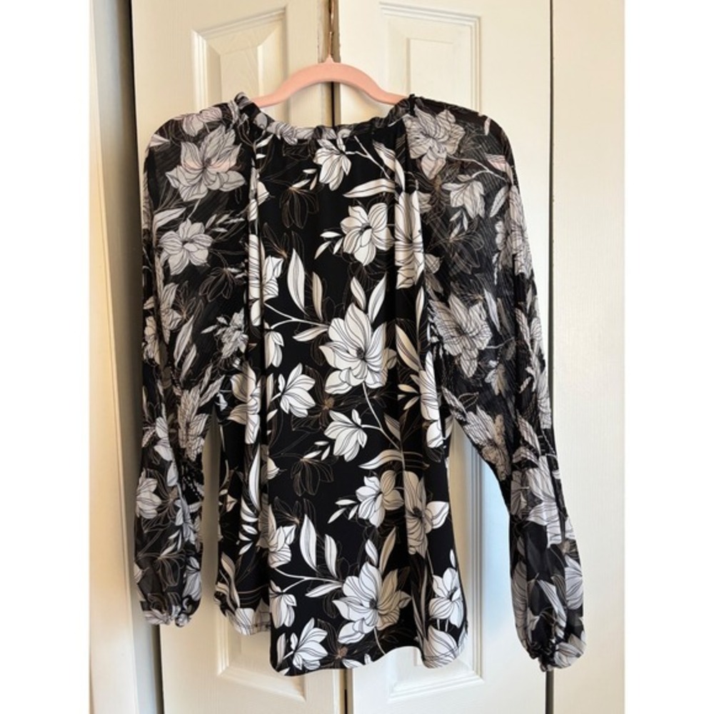 White House Black Market Floral Tunic Blouse Size Medium | Sheer Pleated Sleeves - Picture 9 of 9